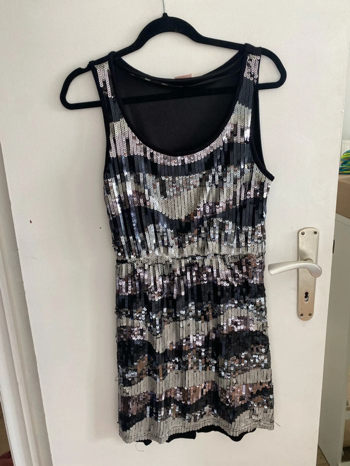 Robe Only sequins