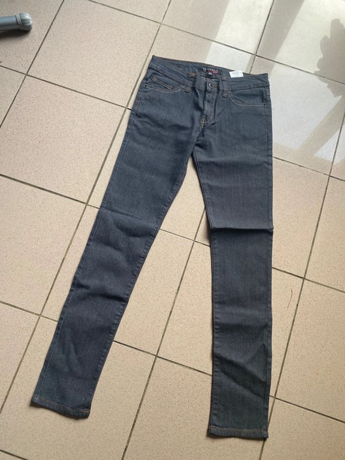 Pantalon jeans, taille 14 ans US  Urban Neuf