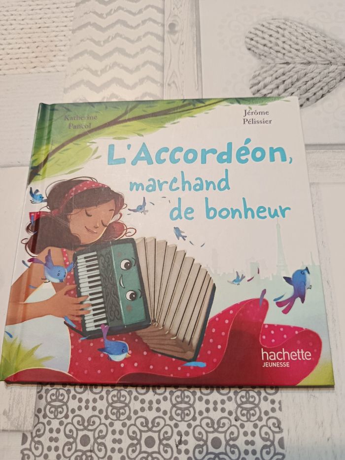 Livre " L' accordéon marchand de bonheur"