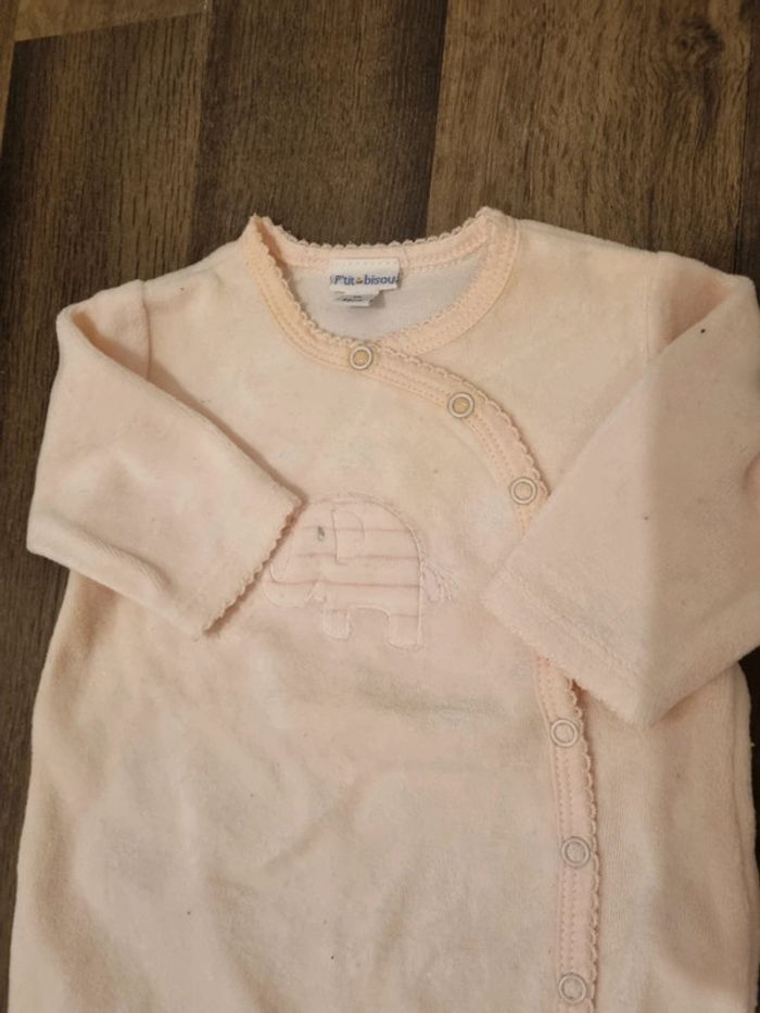 Lot de 12 babygros/grenouillères + 2 bodys + 1 body combi. Fille. Taille 1 mois. Neuf et TBE et BE - photo numéro 9