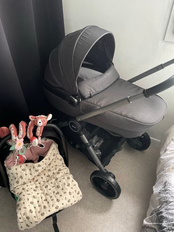 Poussette chicco best friend confort i size pirate black