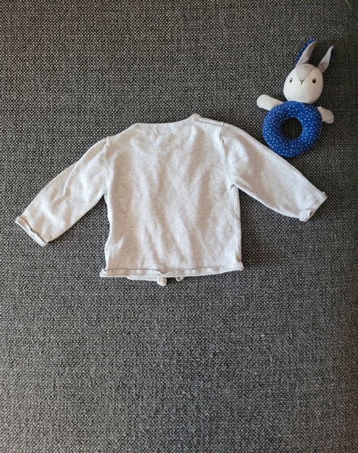Lot 4 gilets/pulls fille 9 mois - photo numéro 7