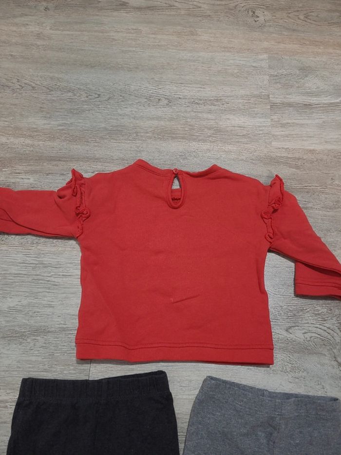 Sweat rouge 2 leggings gris et chaussettes - photo numéro 4