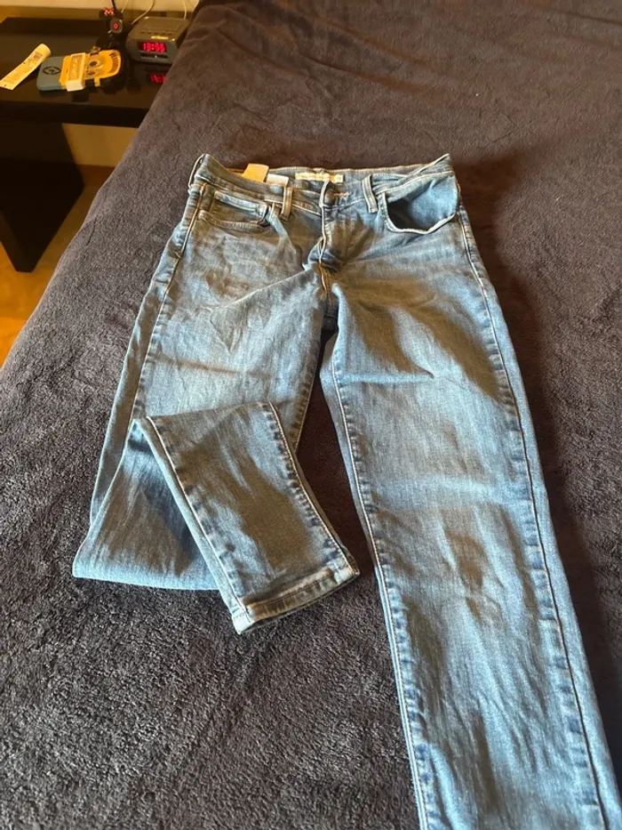 Jean Levis 720, taille 27