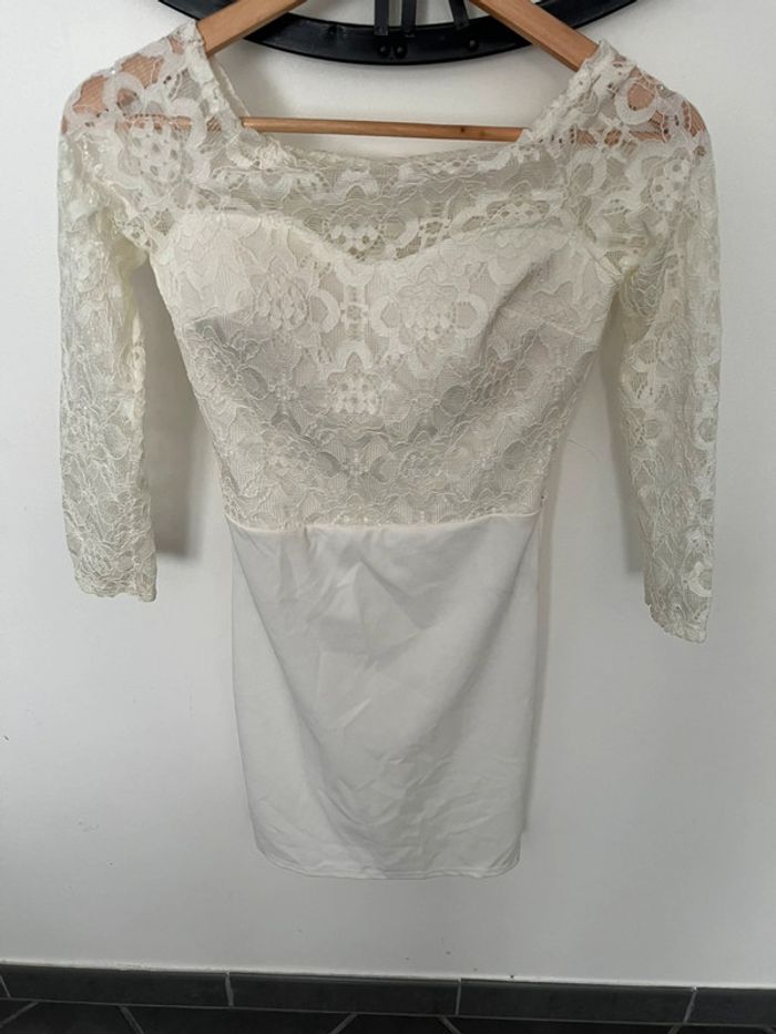 Jolie Robe de cérémonie dentelle parfait état taille 38