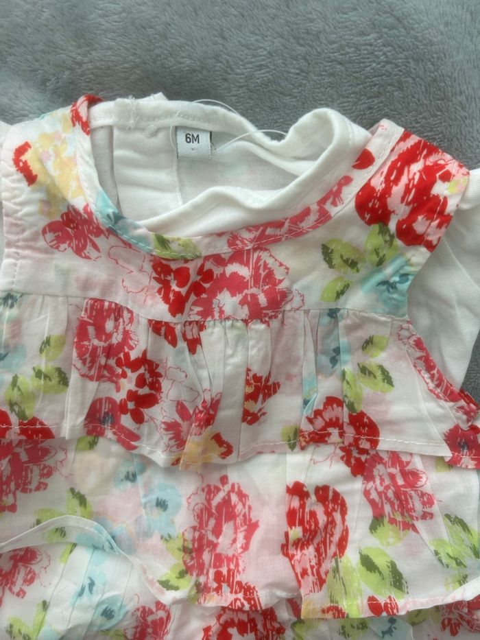 Ensemble bébé fille neuf 6 mois - photo numéro 4