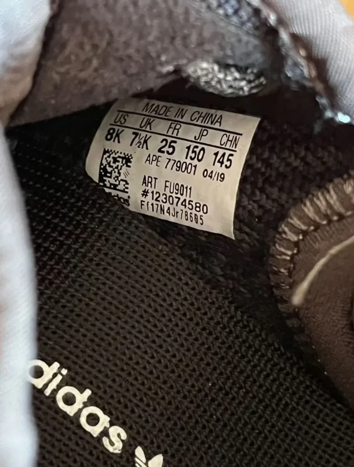 Adidas Yeezy Boost 350 V2 noires - photo numéro 6