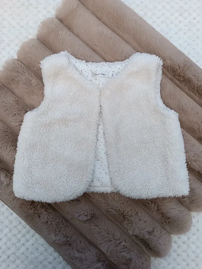 🔸Gilet Sans Manches Blanc Moumoute Fille - Bout'chou 9 Mois🔸