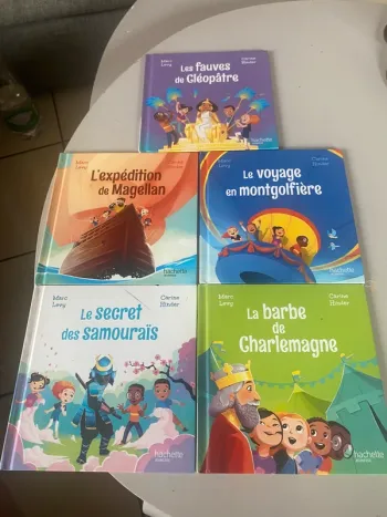 Lot de 5 livres mcdo collection le club des aventuriers