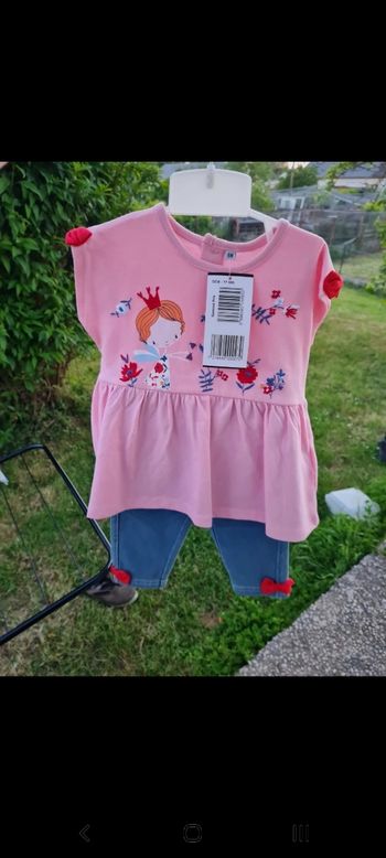 Ensemble 6 mois   rose avec pantalon jeans