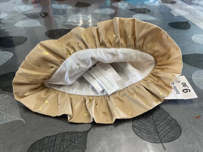 Chapeau beige à motifs or Taille 49 neuf - photo numéro 3