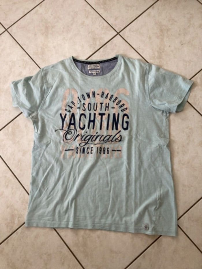 TEE shirt vert d’eau