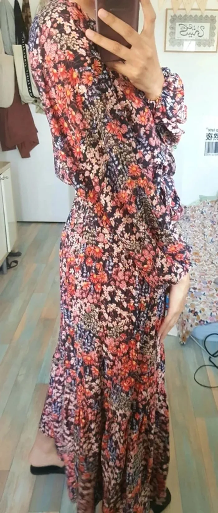 Robe fleurie rouge H&M taille s neuve - photo numéro 2