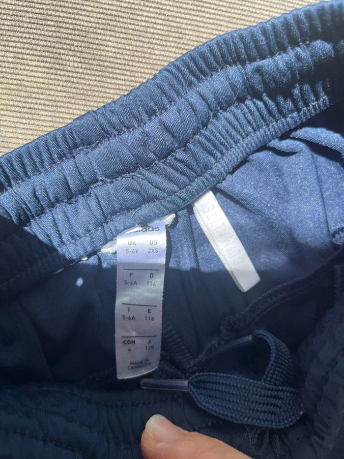 Short ADIDAS 5/6 ans - photo numéro 3