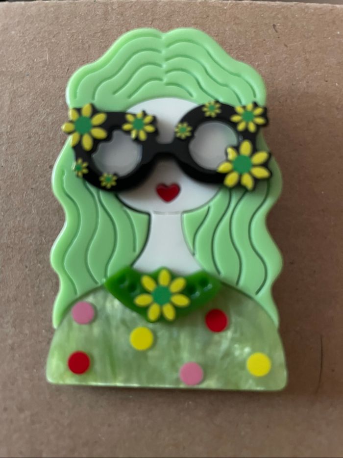 Magique broche femme pop art - photo numéro 3