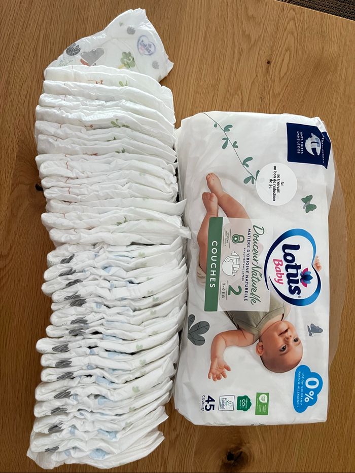 Lot de 74 couches lotus taille 2