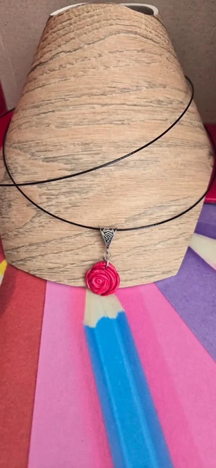 Collier petite rose rouge Fimo neuf - photo numéro 6