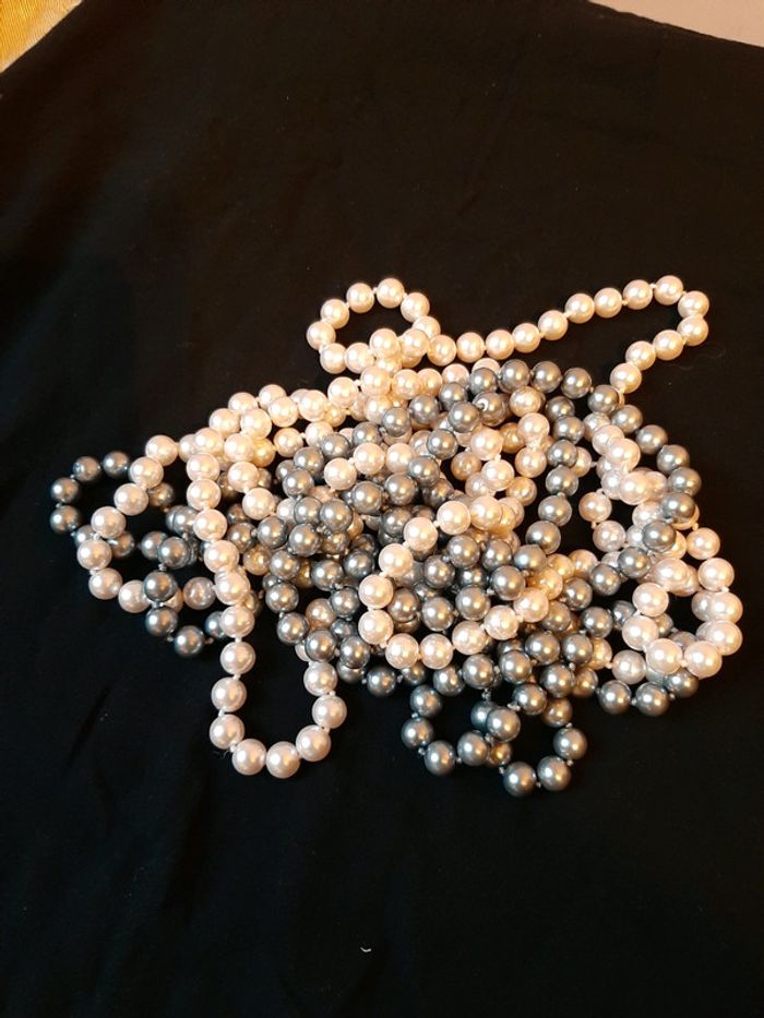 2 colliers longs de perles fantaisie