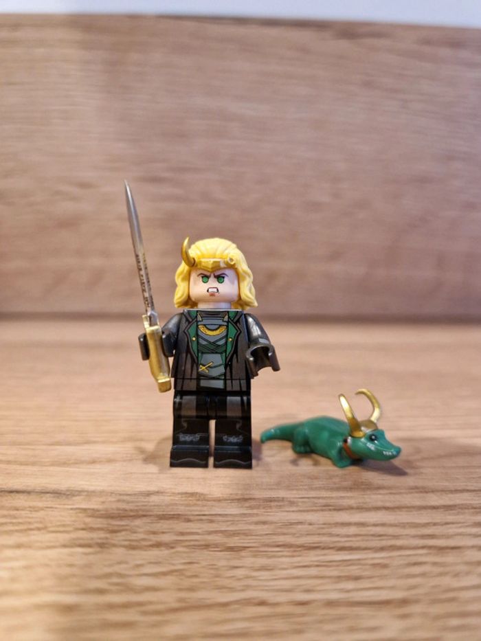 Figurine type lego Sylvie Loki Thor Marvel
