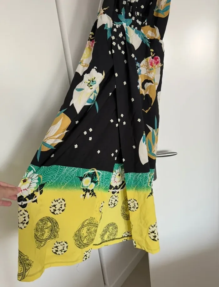 Jolie robe dos nu Zara S/36 - photo numéro 4