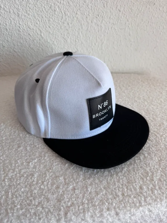 Casquette N°86 Brooklyn Twenty  – Snapback noir & blanc – Taille unique réglable - photo numéro 2