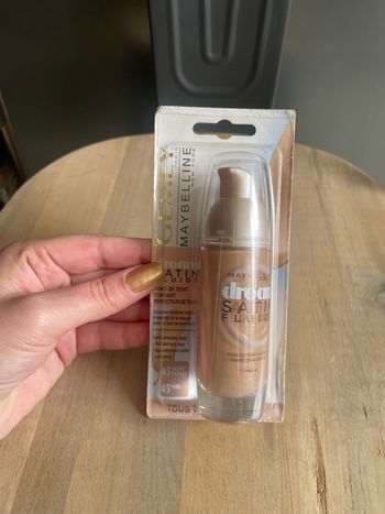 Maquillage Fond de teint Maybelline - Teinte 45 Miel - Neuf sous blister 