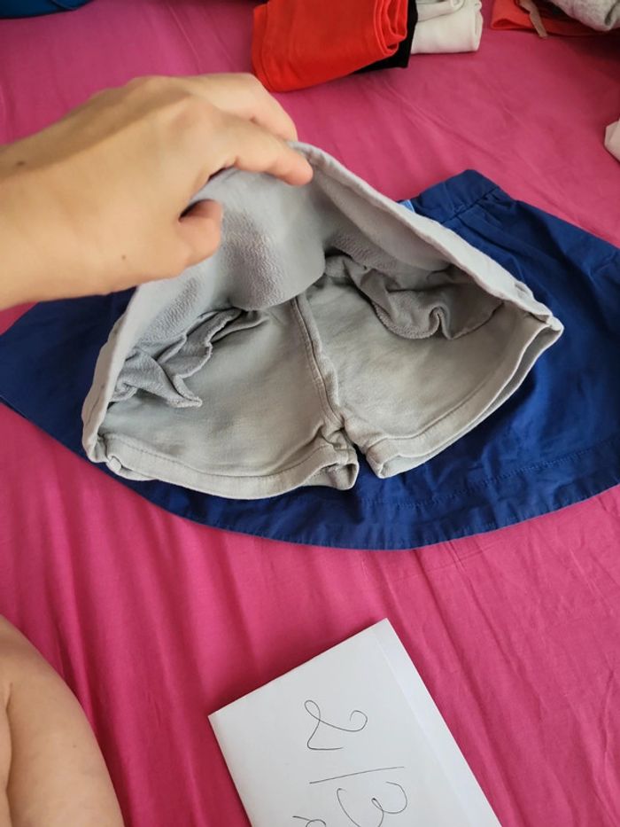 Taille 2-3ans jupe de marque H&M et short jupe piu et nau 2-3ans - photo numéro 7