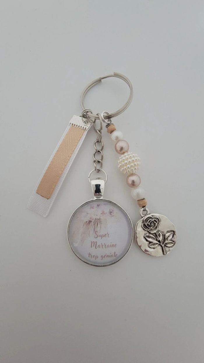 Cadeau marraine, porte clé message bijoux de sac " super marraine trop géniale "