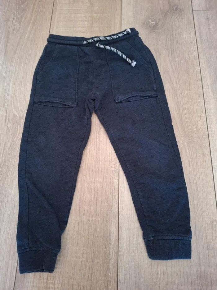 Lot 2 pantalons kiabi 4 ans - photo numéro 2