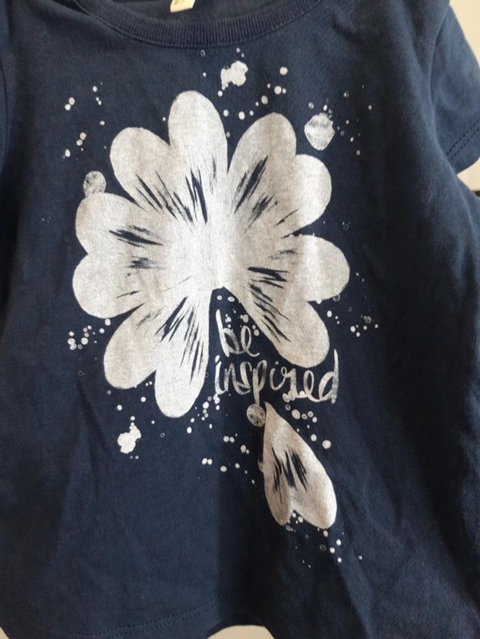 🌸 tee-shirt fille en 18 mois/2 ans benetton 🌸 - photo numéro 2