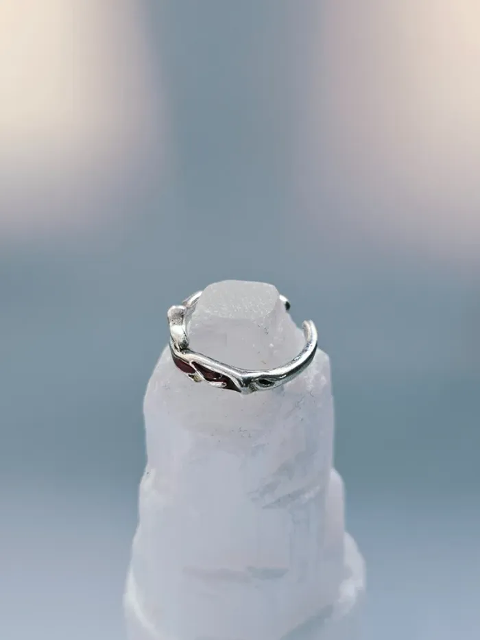 Bague acier inoxydable flamme ajourée rouge ajustable - photo numéro 2