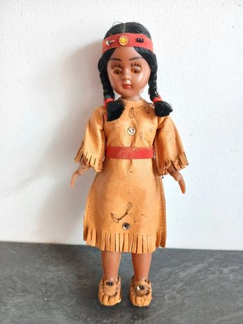 Poupée amérindienne