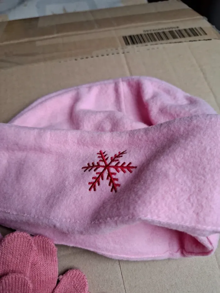 Magnifique ensemble de bonnet Disney et gant - photo numéro 4