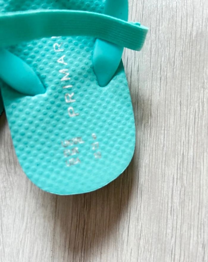 Deux paires de tong neuves 27 - photo numéro 3