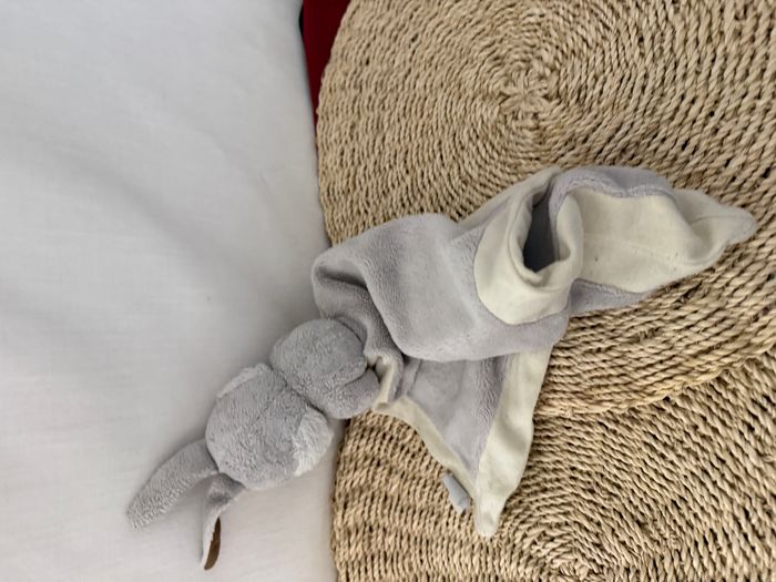Lapin Panpan DISNEY Nicotoy doudou carré plat gris - photo numéro 2