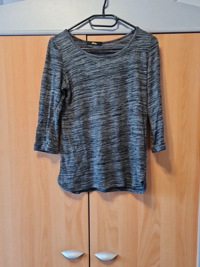 Tee shirt
