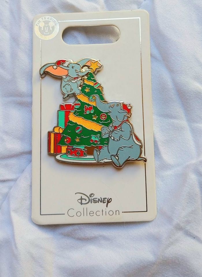 Pins Disney officiel et rare dumbo