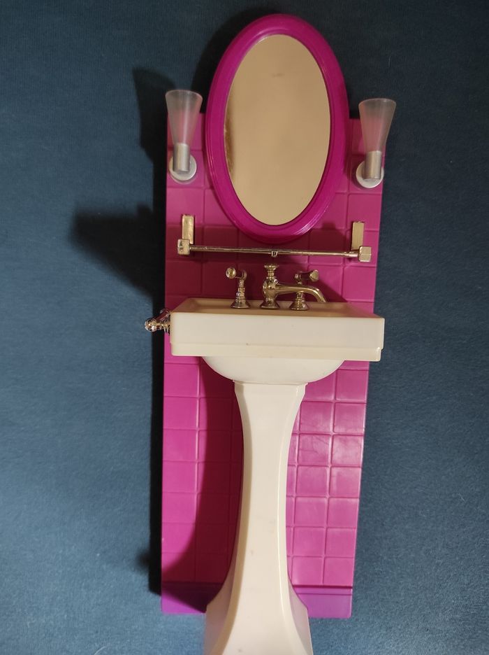 Salle de bain type barbie - photo numéro 3
