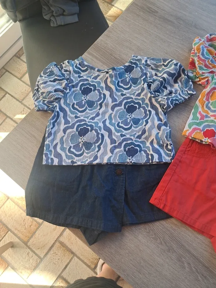 2 ensembles short + tshirt 4 ans - photo numéro 2