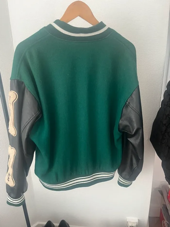 Veste varsity vert Y2K style US – Taille M | Détails os & patch “B” - photo numéro 4