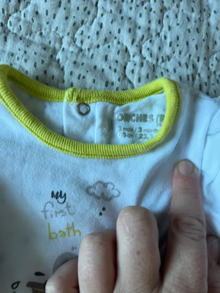 Lot bodies et pyjamas 3 mois - photo numéro 6