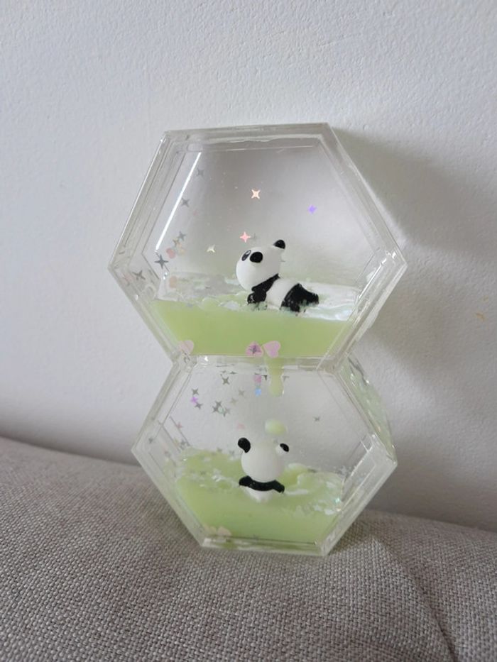 Sablier a huile avec figurines pandas et paillettes. sensoriel retour au calme snoezelen - photo numéro 2