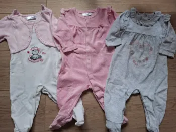 Lot pyjamas bébé 4-6 mois