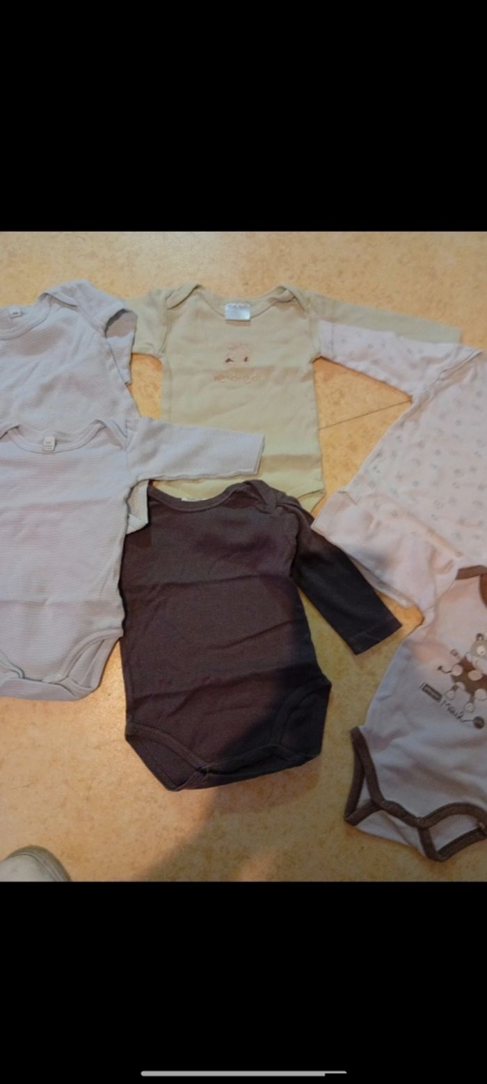 Lot de 7 body taille 6 mois - photo numéro 4