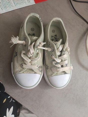 Basket verte claire marguerite 23 lacet élastique