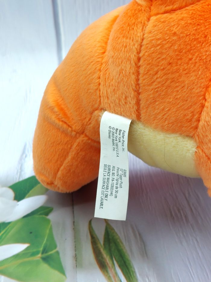 Peluche doudou tigre tigrou 30 cm FISHER PRICE 2003 + 18 mois yeux durs Disney Vintage état neuf - photo numéro 5