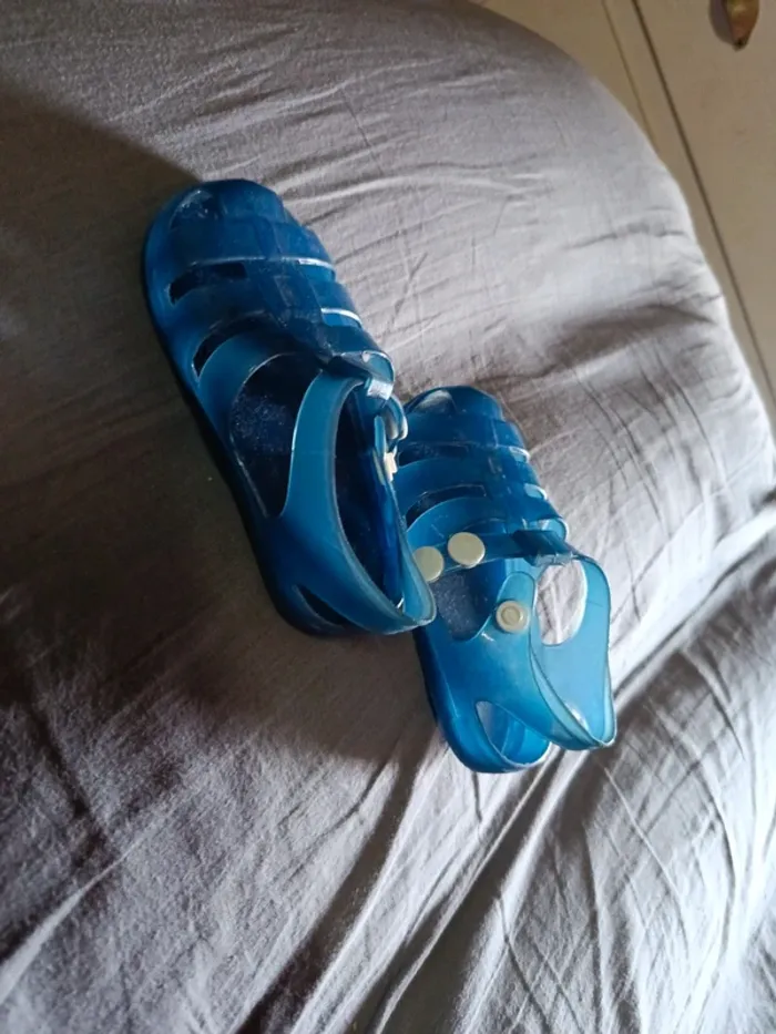 Sandale en plastique