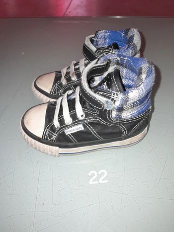 Chaussure bébé 22