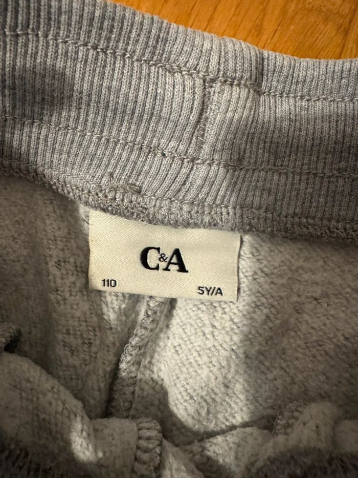Pantalon gris C&A 5 ans - photo numéro 7
