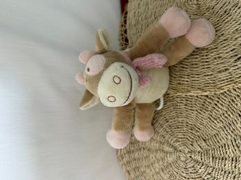 Peluche musicale vache marron beige et rose NOUKIE'S 